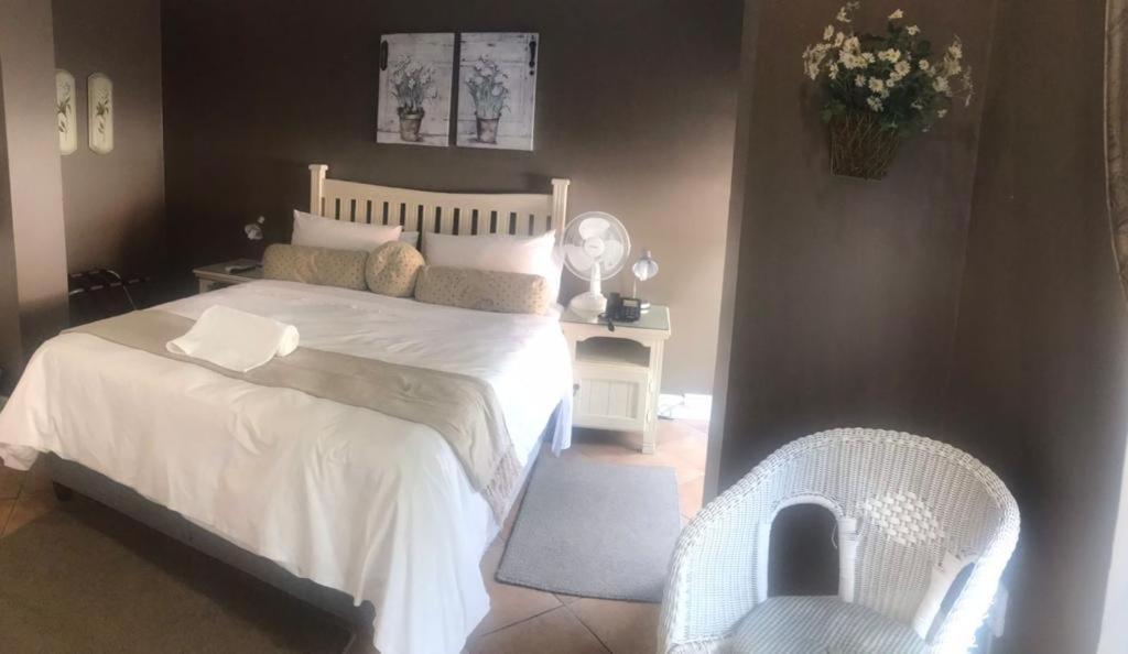 Casa Grande Guest Lodge Brits Ngoại thất bức ảnh
